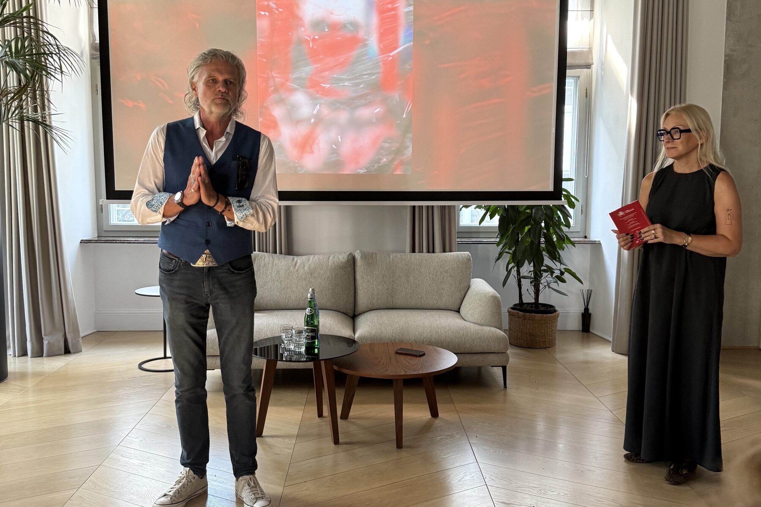 na zdj. Dyr. Krzysztof Głuchowski oraz Z-ca Dyr. Edyta Sotowska - Śmiłek