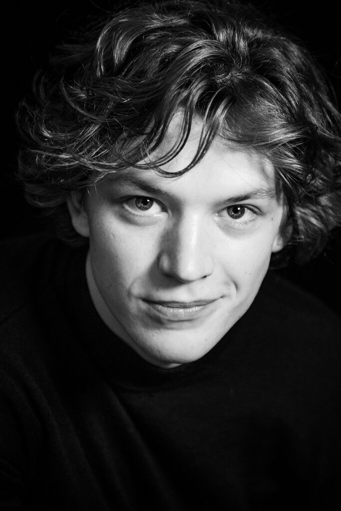 „Ambitny, ale leniwy”… Hugo Tarres o Hamlecie, dyplomie i aktorstwie bez złudzeń