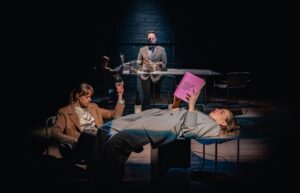 Scena z prób do spektaklu „Ellen Babić” w Teatrze Wybrzeże; fot. T. Wybrzeże