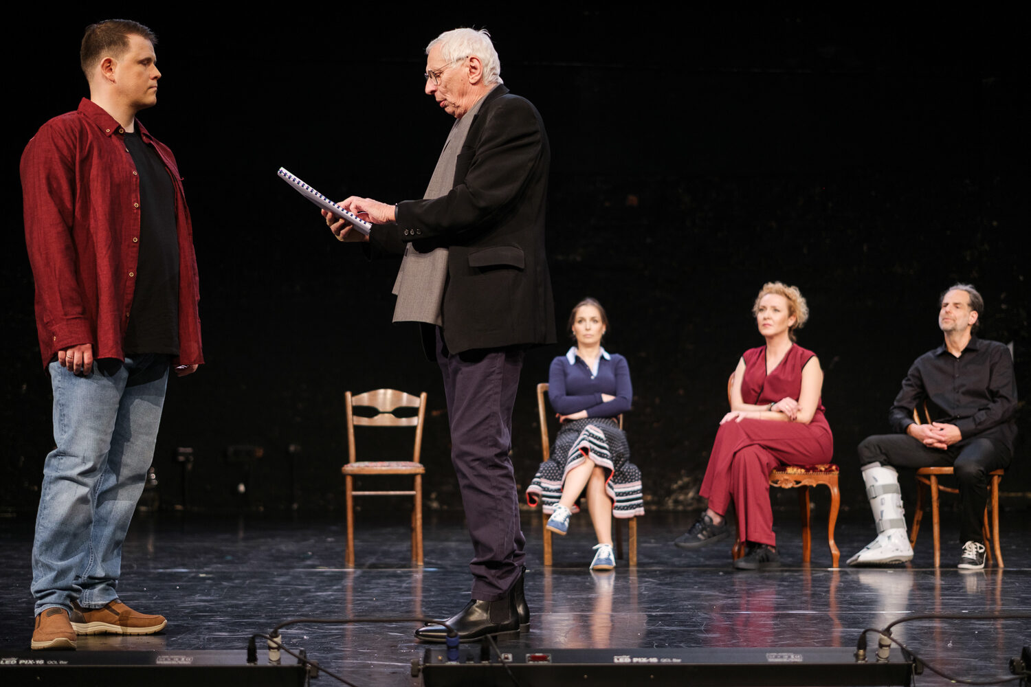 Mikołaj Grabowski reżyseruje „Próby” w Teatrze Solskiego w Tarnowie; fot. Artur Gawle
