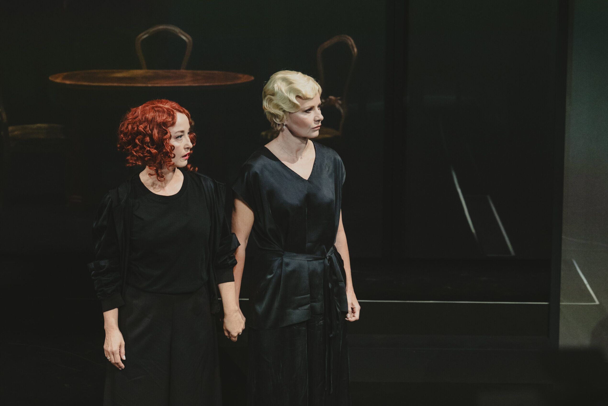 Gabriela Muskała (Juliasiewiczowa z Dulskich), Małgorzata Kożuchowska (Pani Dulska); fot. Marta Ankiersztejn/ Archiwum Artystyczne Teatru Narodowego