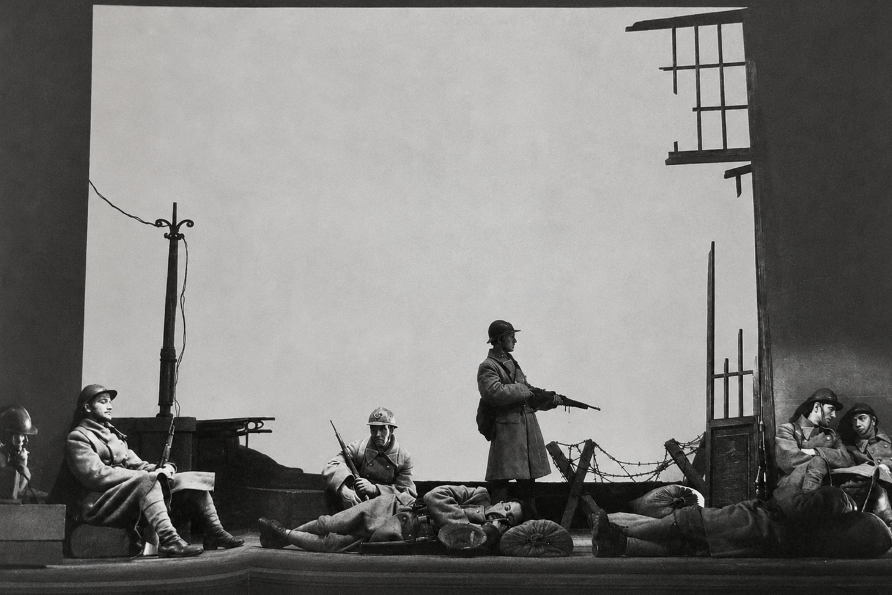 fot. Edward Hartwig - spektakl Interwencja 1951 reż. L. Rene (album Ateneum 1928 - 2018)