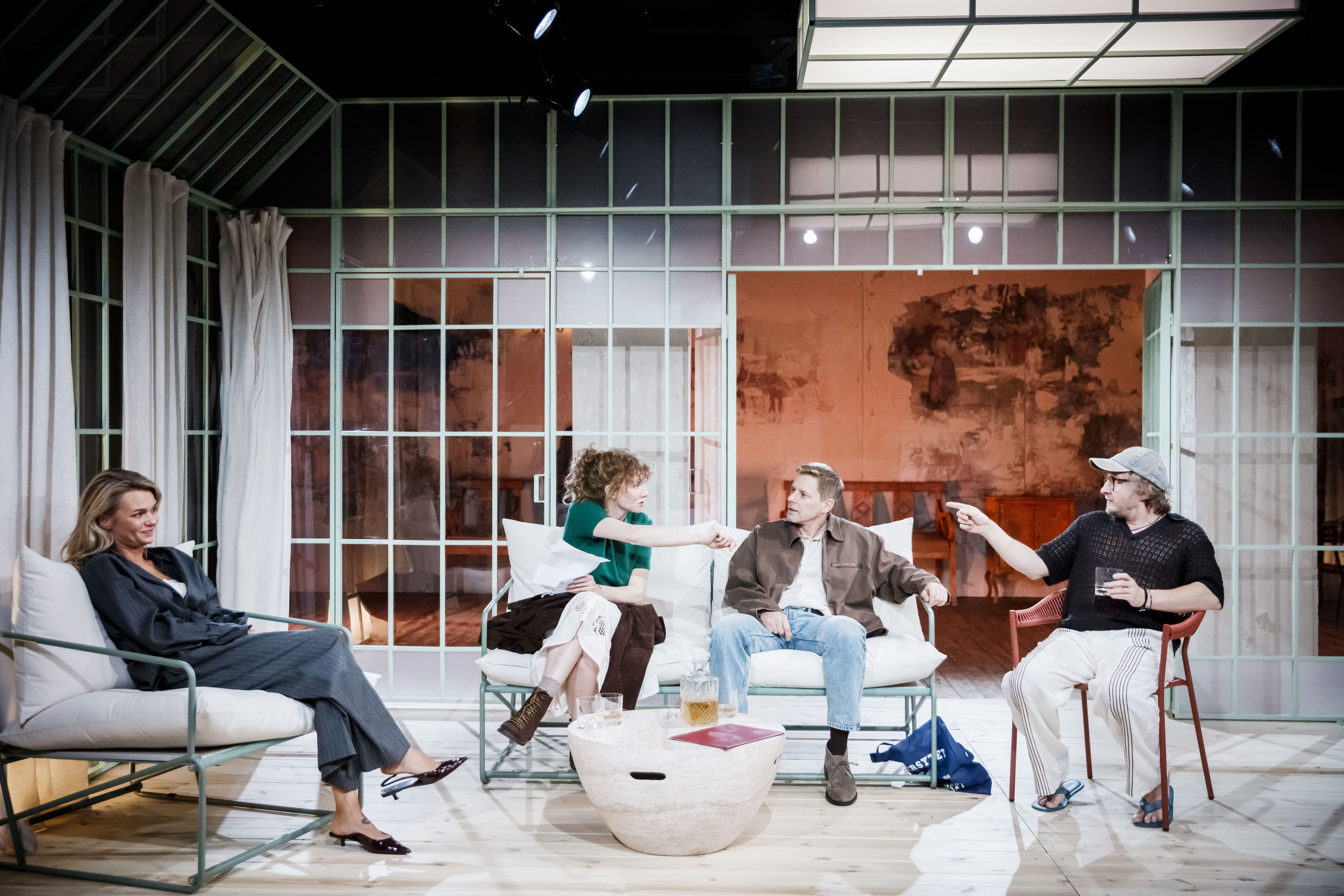 Fot. Krzysztof Bieliński, scena ze spektaklu "Grupa krwi" Teatru Ateneum im. Stefana Jaracza w Warszawie